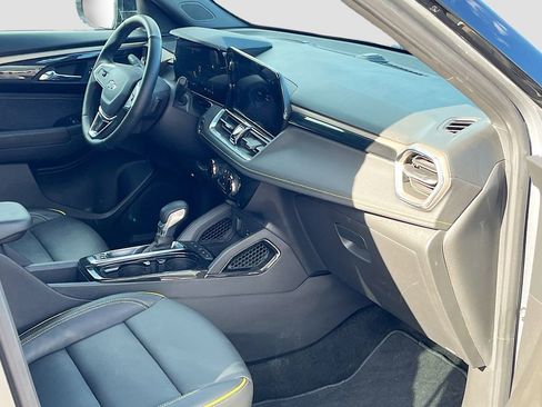 Used 2025 Chevrolet TrailBlazer ACTIV w/ Driver Confidence Package image 26