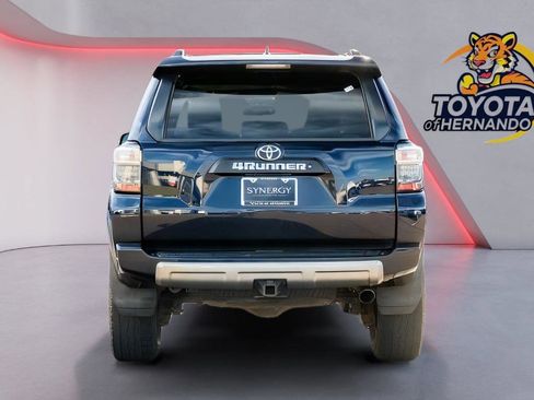 Used 2018 Toyota 4Runner TRD Off-Road Premium AWD/4WD image 6