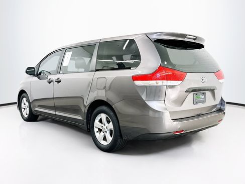 Used 2011 Toyota Sienna FWD image 5