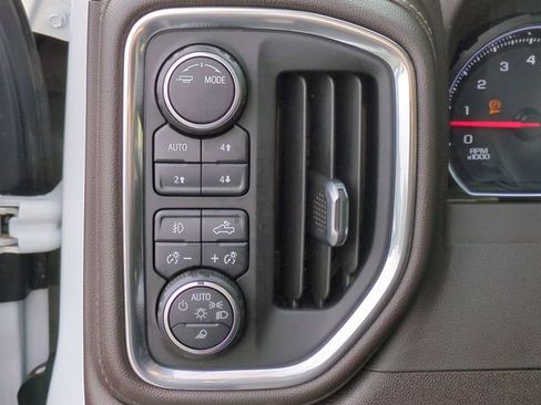 Used 2021 Chevrolet Silverado 2500 LTZ w/ LTZ Convenience Package image 21