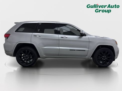 Used 2021 Jeep Grand Cherokee Laredo X AWD/4WD image 10