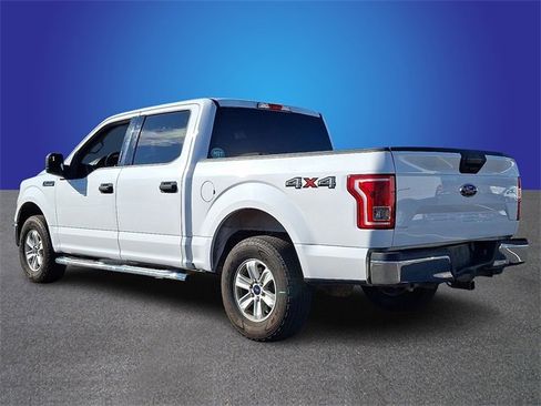 Used 2015 Ford F150 XLT w/ Trailer Tow Package image 6