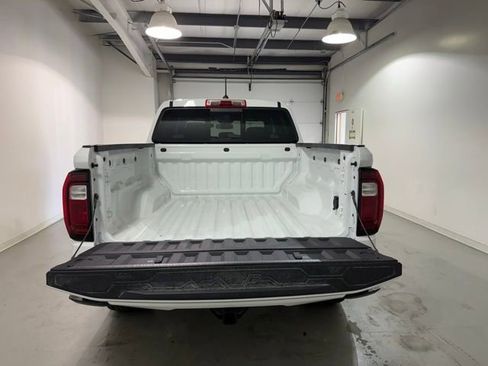 New 2026 GMC Canyon Elevation w/ Convenience Package image 7