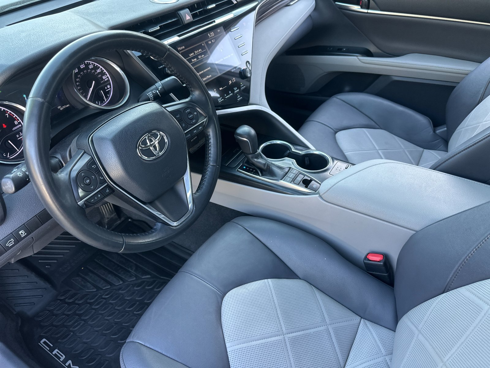 Used 2019 Toyota Camry XLE w/ 4 Season Floor Mat Package FWD image 10