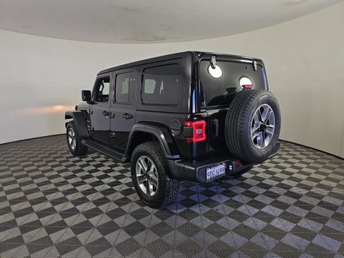 Used 2022 Jeep Wrangler Unlimited Sahara w/ Cold Weather Group AWD/4WD image 31