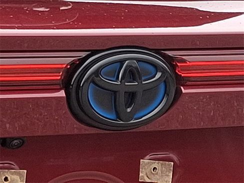 Used 2024 Toyota Venza Nightshade image 33