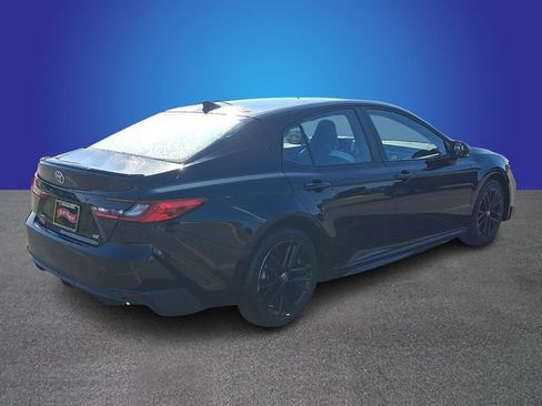 Used 2025 Toyota Camry SE FWD image 4