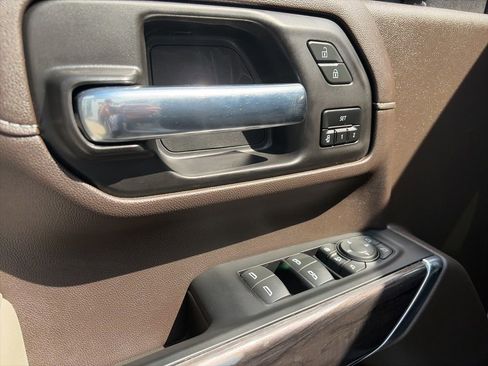 Used 2023 Chevrolet Silverado 2500 LTZ w/ LTZ Convenience Package AWD/4WD image 11