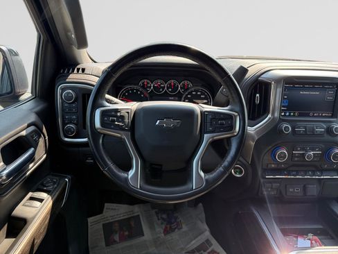 Used 2022 Chevrolet Silverado 1500 RST image 12