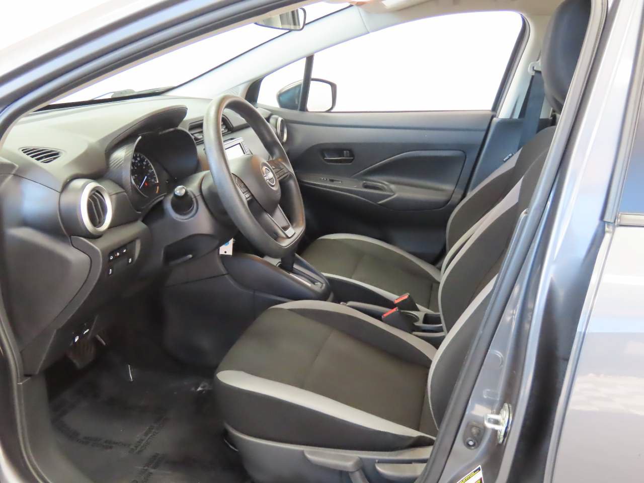 Used 2025 Nissan Versa S w/ Trunk Package FWD image 15