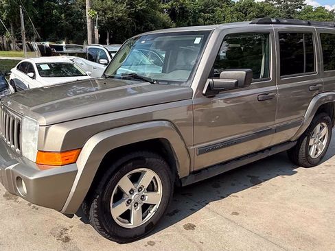 Used 2006 Jeep Commander 2WD image 6