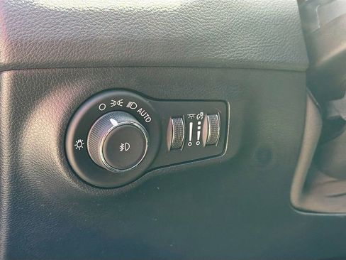 Used 2019 Jeep Compass Altitude image 10