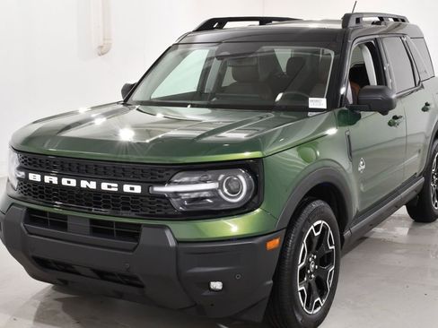 Used 2025 Ford Bronco Sport Outer Banks w/ Outer Banks Tech Package+ image 2