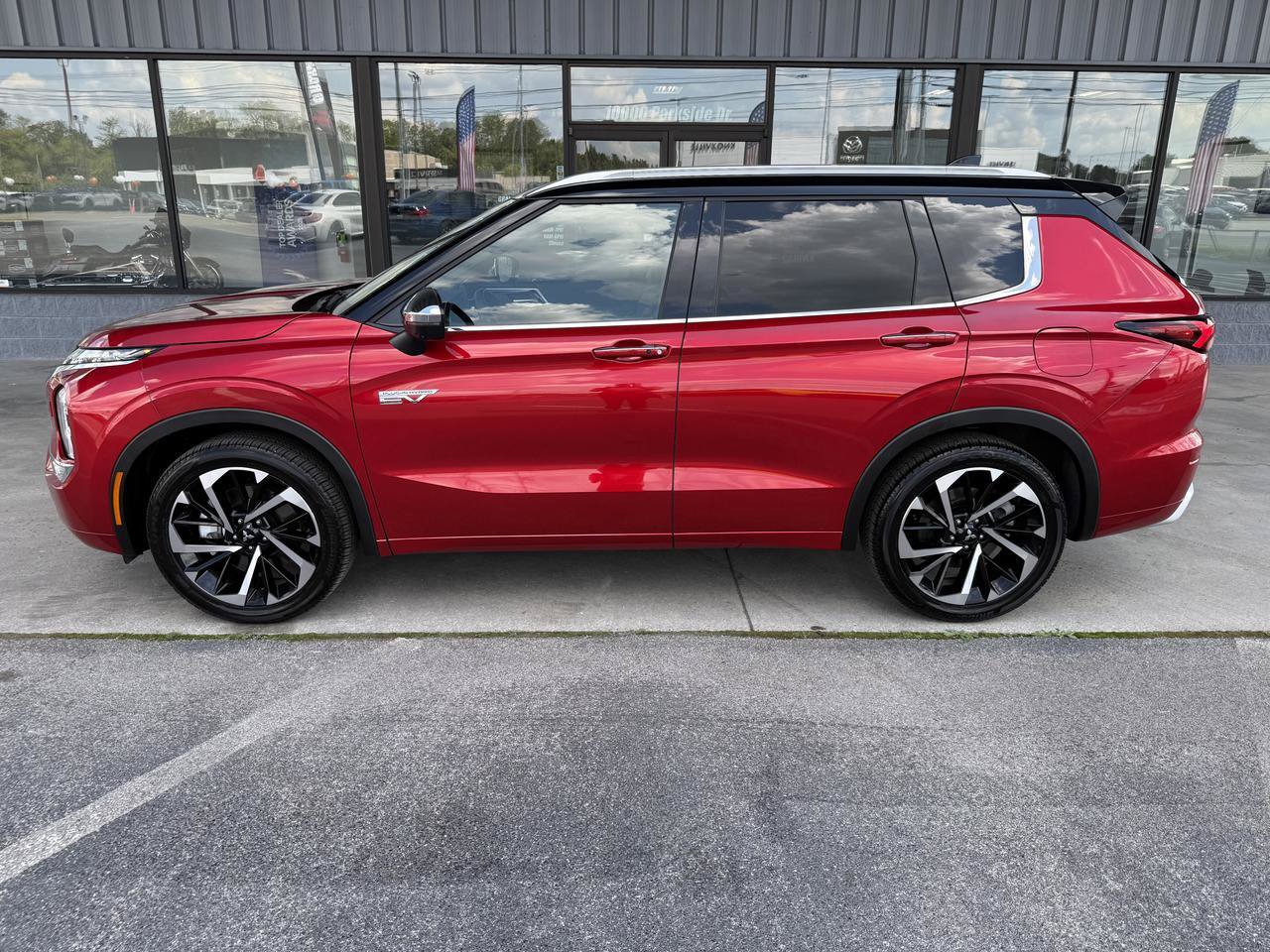 Used 2025 Mitsubishi Outlander SEL AWD/4WD image 7