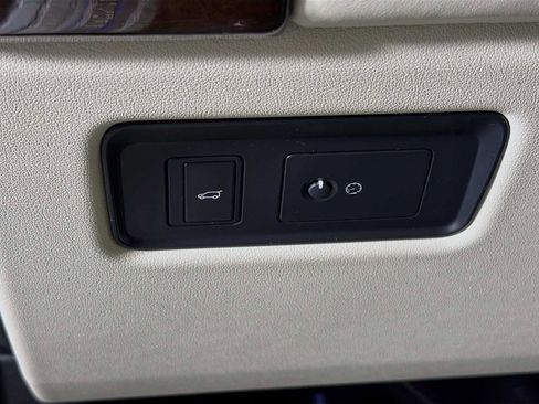 Used 2021 Land Rover Range Rover P525 Westminster Edition image 10