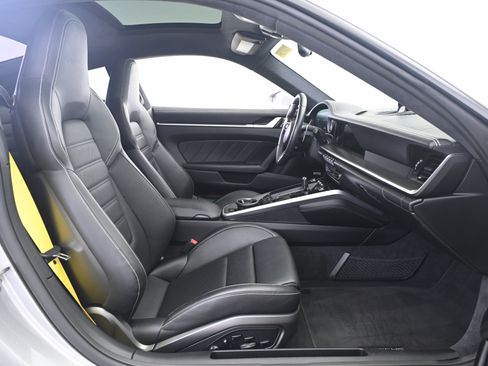 Certified 2021 Porsche 911 Turbo S AWD/4WD image 19