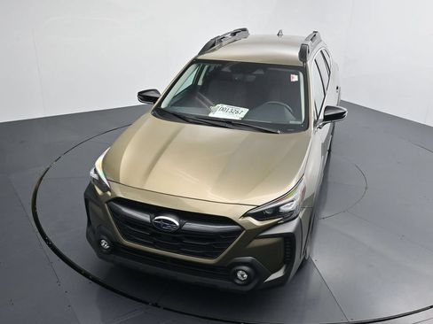 Used 2024 Subaru Outback Premium AWD/4WD image 11