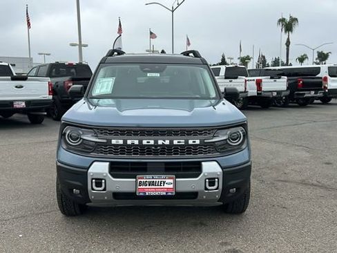 Used 2025 Ford Bronco Sport Badlands image 9