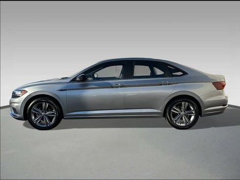 Used 2019 Volkswagen Jetta R-Line w/ R-Line Cold Weather Package image 3