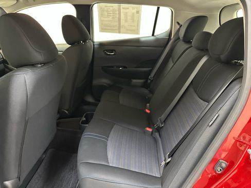 Certified 2023 Nissan Leaf SV Plus image 18