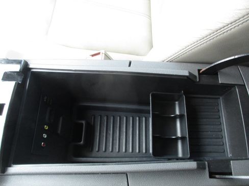 Used 2013 Ford Edge Limited AWD/4WD image 24