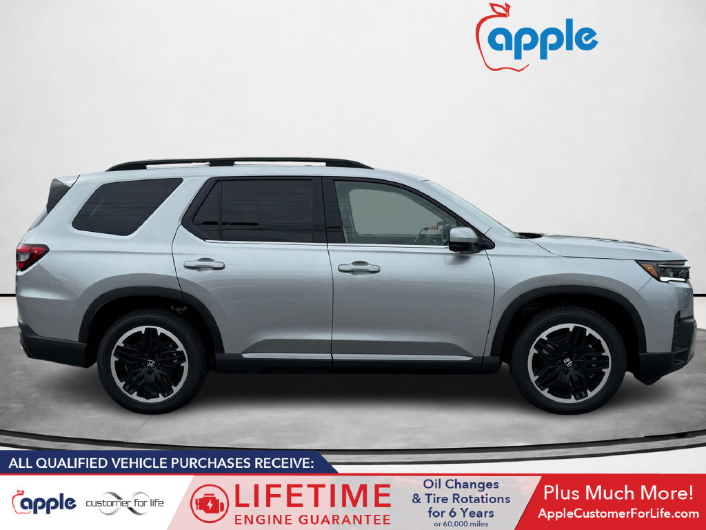 New 2026 Honda Pilot Touring image 2