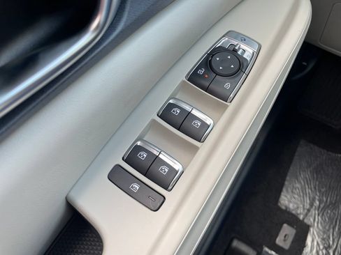 New 2026 Kia Carnival EX FWD image 24