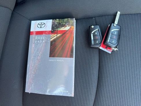 Used 2024 Toyota RAV4 LE image 18