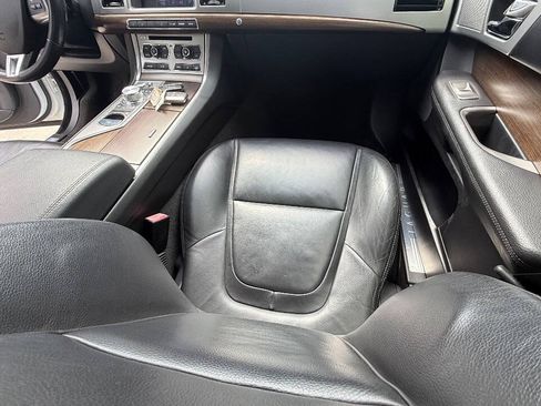 Used 2013 Jaguar XF RWD image 69