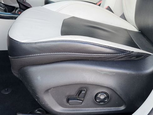 Used 2017 Jeep Compass Limited w/ Navigation Group image 17