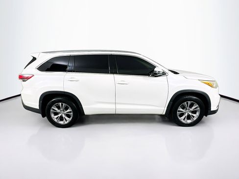 Used 2015 Toyota Highlander XLE image 10