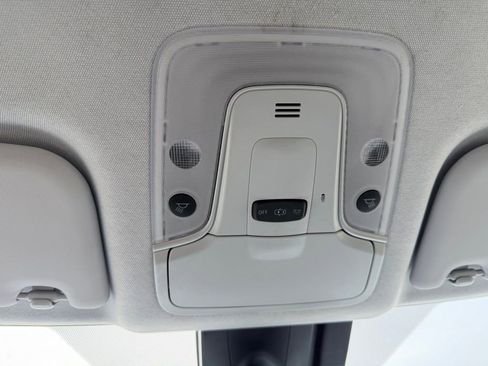 Used 2017 Toyota Prius Three FWD image 22