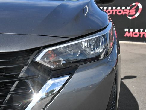 Used 2024 Nissan Sentra SV FWD image 11