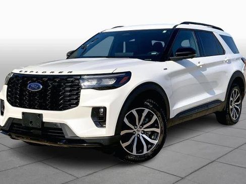 Certified 2025 Ford Explorer ST-Line image 1