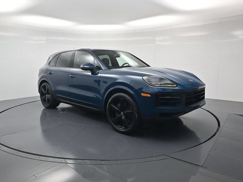 Used 2026 Porsche Cayenne AWD/4WD image 42