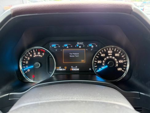 Used 2017 Ford F150 Platinum w/ Equipment Group 701A Luxury AWD/4WD image 19