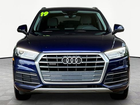 Used 2019 Audi Q5 2.0T Premium w/ Convenience Package AWD/4WD image 2