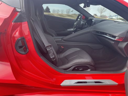 Used 2025 Chevrolet Corvette Stingray Coupe w/ 1LT image 23