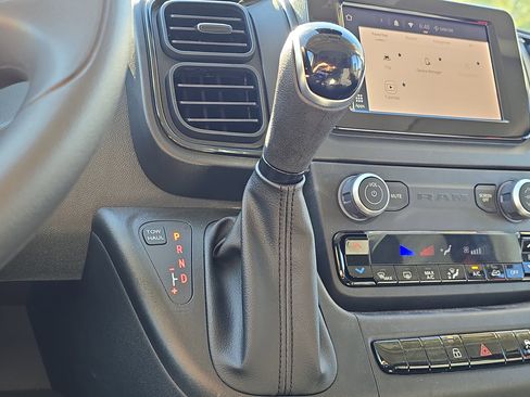 Used 2025 RAM ProMaster 2500 w/ Convenience Group image 21