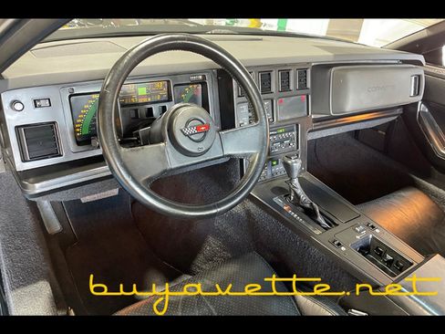 Used 1988 Chevrolet Corvette Coupe RWD image 14