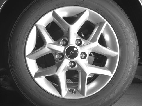 Used 2025 Kia Soul LX w/ LX Technology Package FWD image 14
