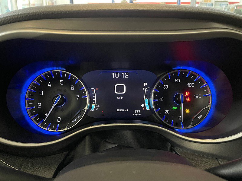 Used 2024 Chrysler Pacifica Touring-L FWD image 18