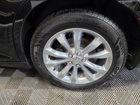 Used 2018 Chrysler 300 Touring L AWD/4WD image 34