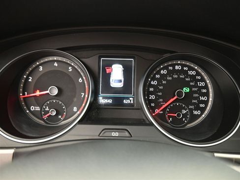 Used 2018 Volkswagen Atlas SEL FWD image 15