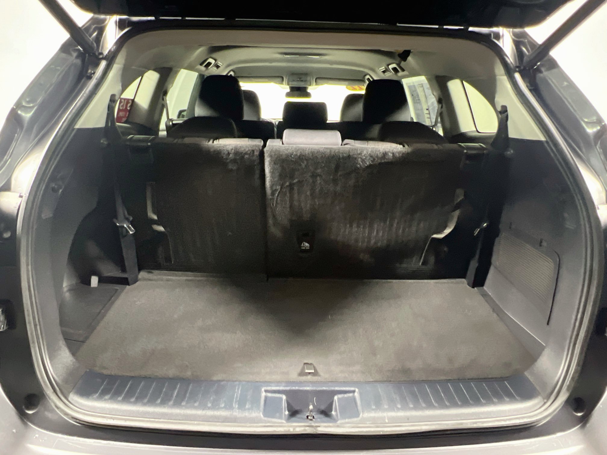 Used 2022 Toyota Highlander LE AWD/4WD image 33
