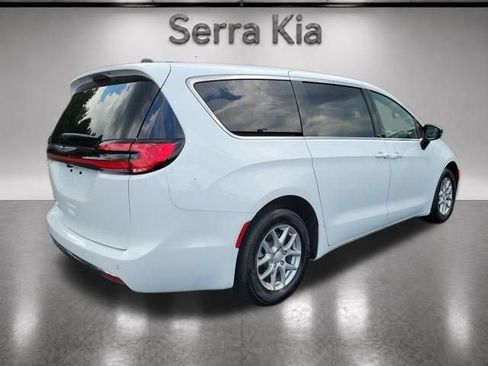 Used 2026 Chrysler Pacifica Select FWD image 5