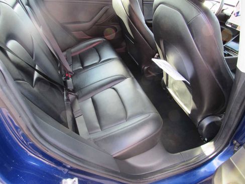 Used 2018 Tesla Model 3 Long Range image 9