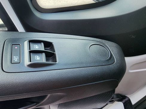 Used 2025 RAM ProMaster 2500 w/ U-Haul Equipment Group FWD image 35