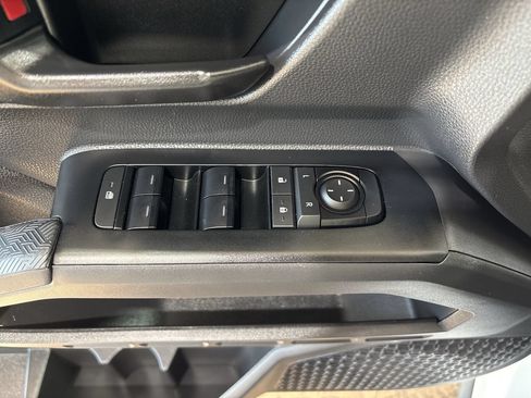 Certified 2025 Toyota Tacoma SR5 AWD/4WD image 13