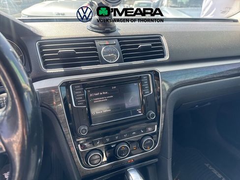 Used 2017 Volkswagen Passat 1.8T SE image 4